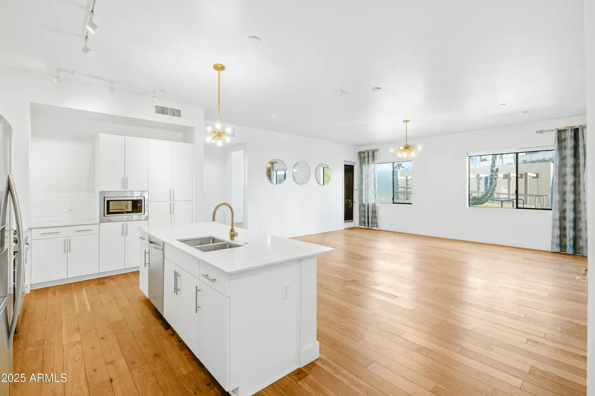 3131 N Central Avenue #3009, Phoenix, AZ 85012 - Image #1