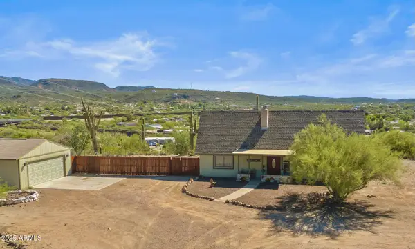 19245 E Indian Hills Drive, Black Canyon City, AZ 85324