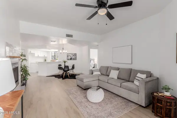 1352 E Highland Avenue #206, Phoenix, AZ 85014