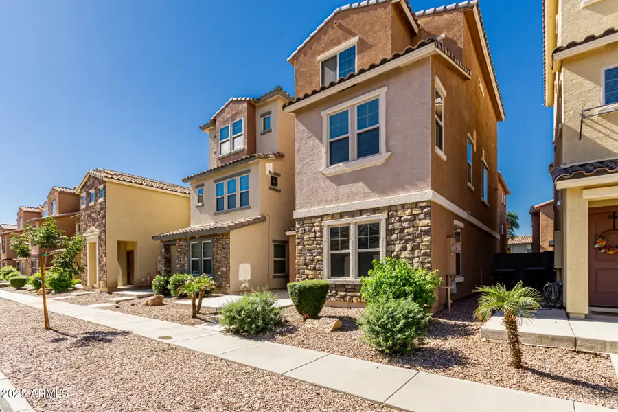 2044 N 77th Lane, Phoenix, AZ 85035 - Image #2