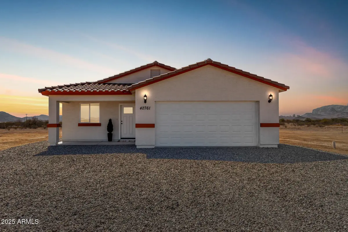 42761 W Indianola Avenue, Tonopah, AZ 85354 - Image #1