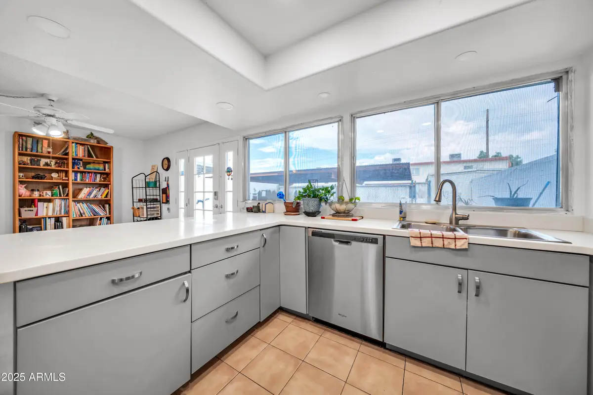 7877 N 49th Avenue, Glendale, AZ 85301 - Image #1