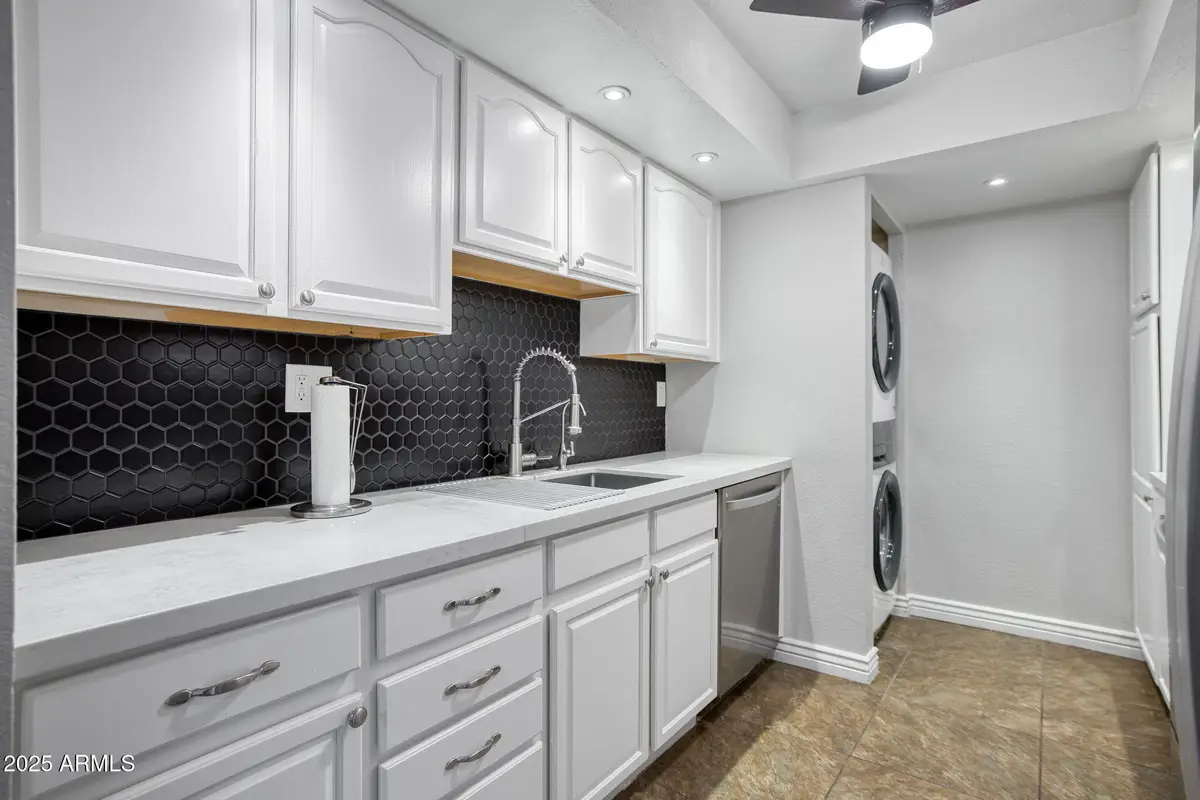 10444 N 69th Street #201, Scottsdale, AZ 85253 - Image #1