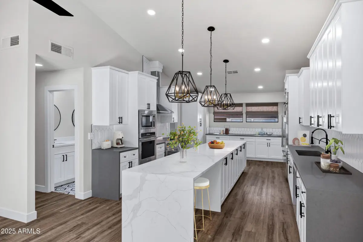 4621 E Carmen Street, Phoenix, AZ 85044 - Image #1