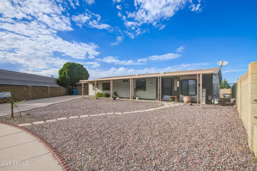 2844 E Oraibi Drive, Phoenix, AZ 85050 - Image #2