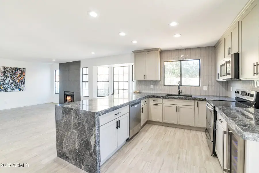 5601 E Paradise Lane, Phoenix, AZ 85254 - Image #3