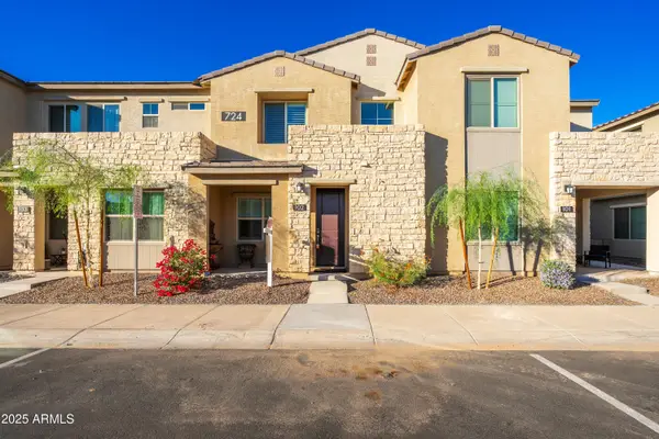 724 E Lark Street #102, Gilbert, AZ 85297
