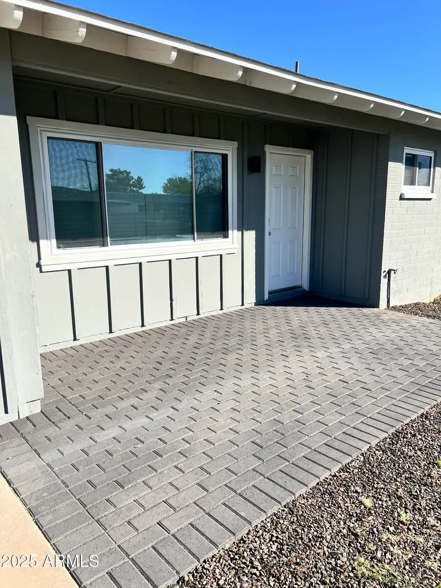 323 N Hunt Drive E, Mesa, AZ 85203 - Image #2