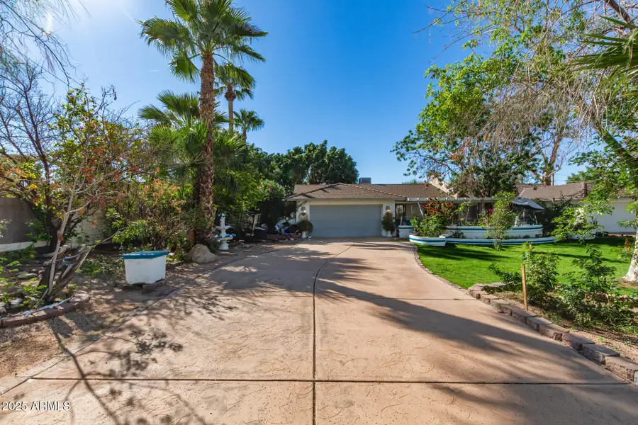 5545 E Earll Drive, Phoenix, AZ 85018 - Image #2