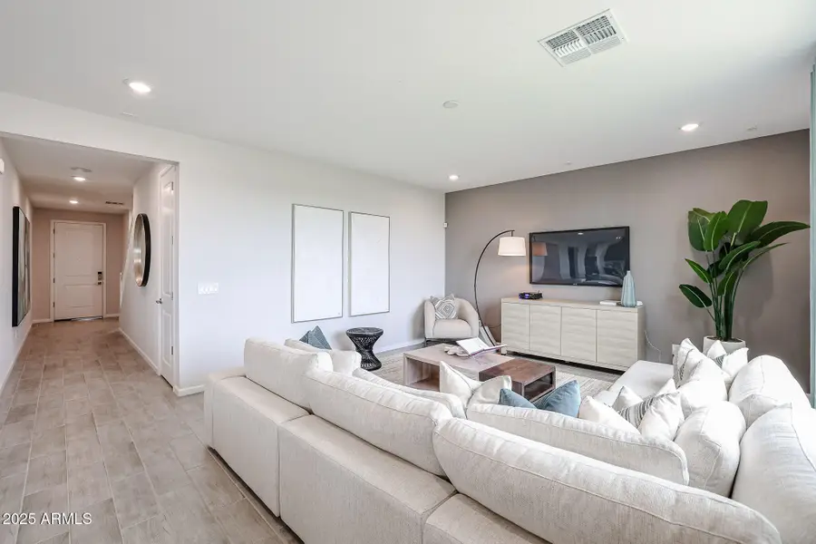 17988 W Creedance Boulevard, Surprise, AZ 85387 - Image #2