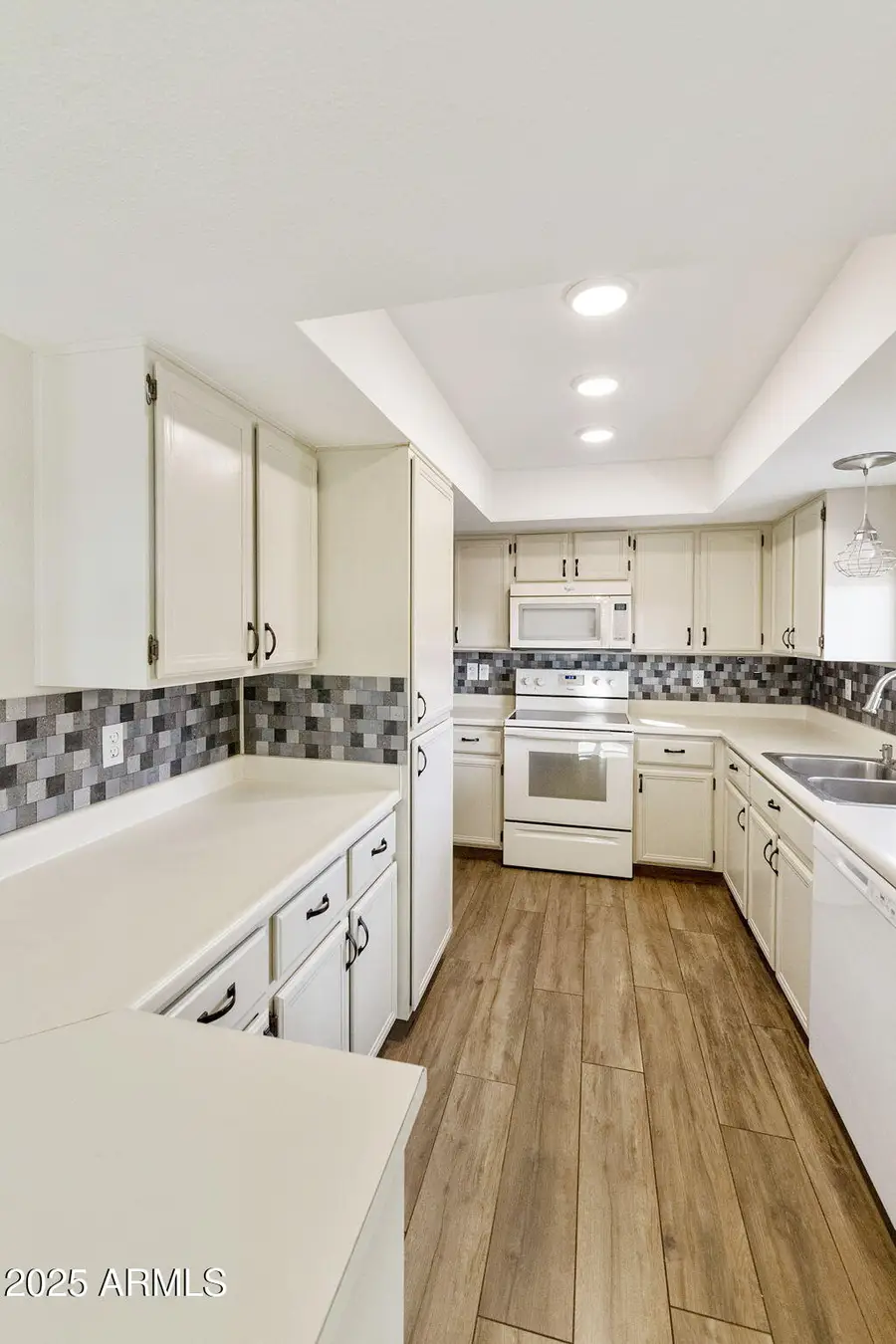 9825 E Navajo Place, Sun Lakes, AZ 85248 - Image #2