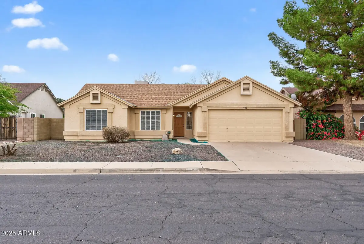 907 N Falcon Drive, Gilbert, AZ 85234 - Image #1