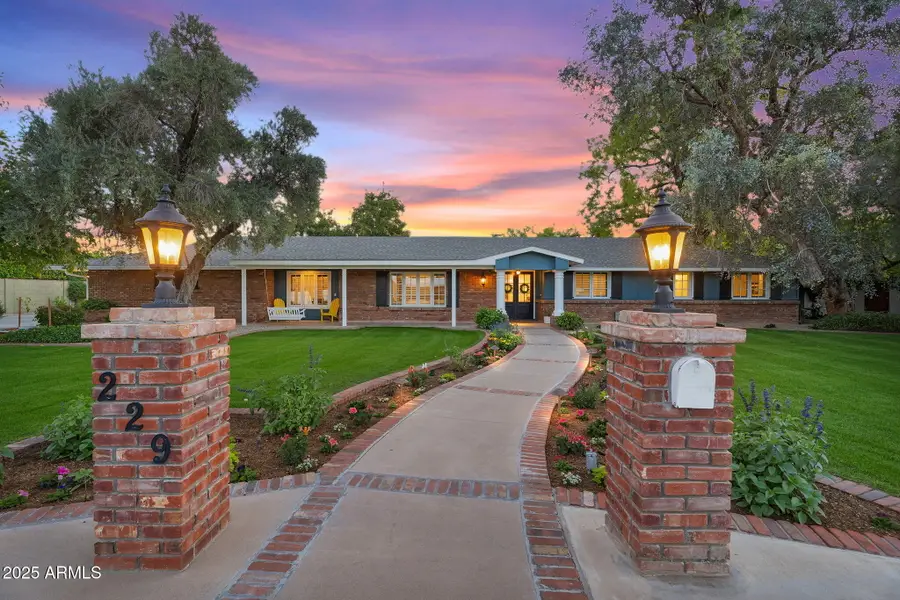 229 W Berridge Lane, Phoenix, AZ 85013 - Image #2