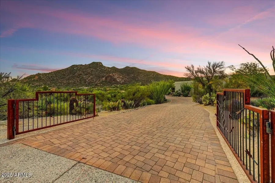 37202 N Holiday Lane, Carefree, AZ 85377 - Image #2