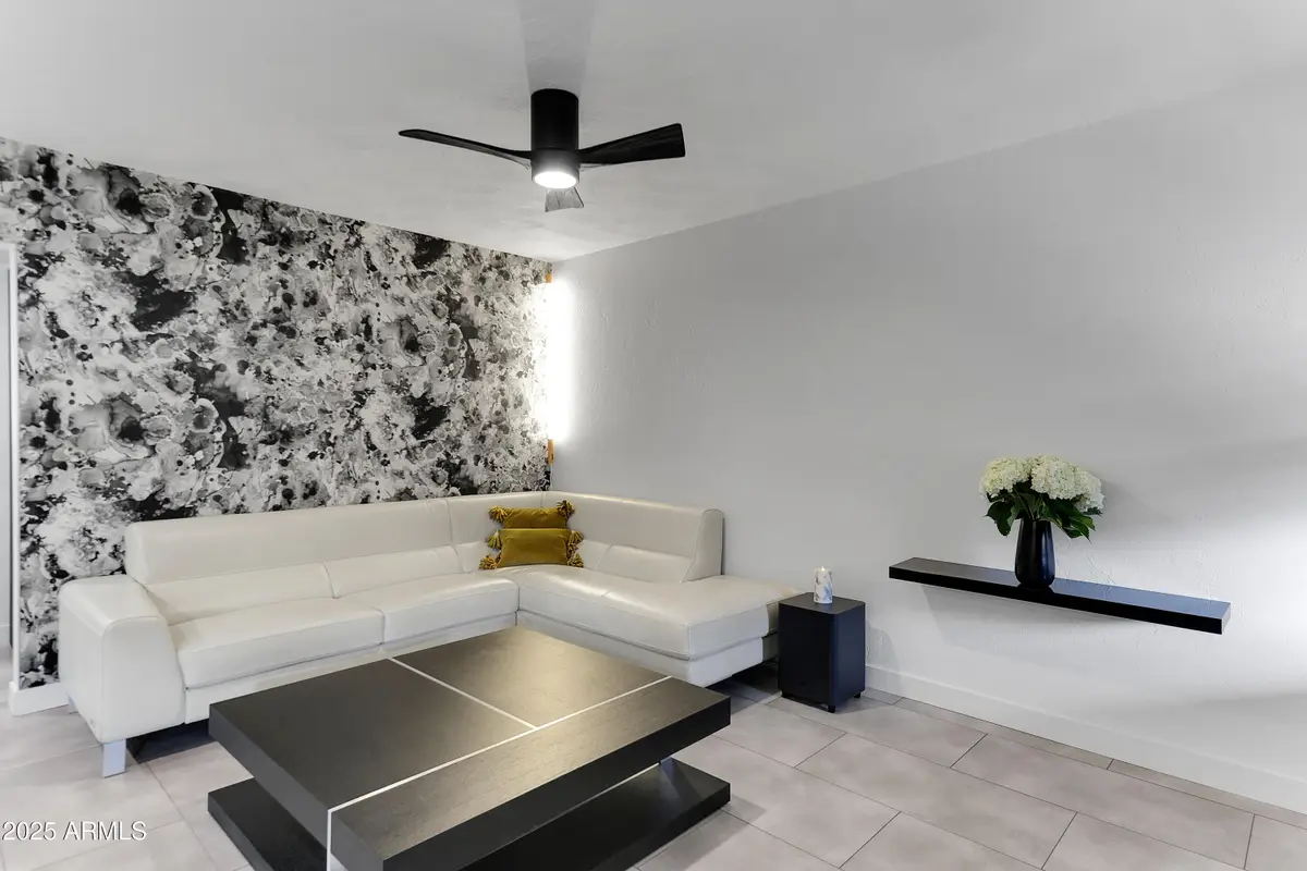 2228 E Campbell Avenue #205, Phoenix, AZ 85016 - #1