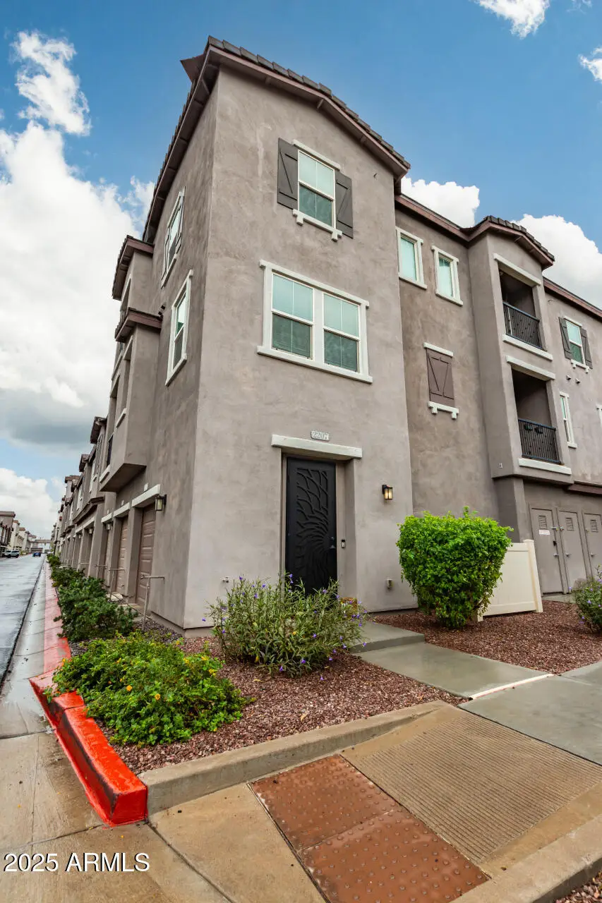 2207 E Hidalgo Avenue, Phoenix, AZ 85040 - Image #2