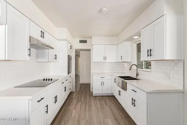 135 N Stapley Drive, Mesa, AZ 85203