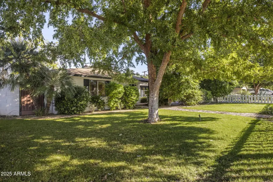 5038 E Earll Drive, Phoenix, AZ 85018 - Image #2