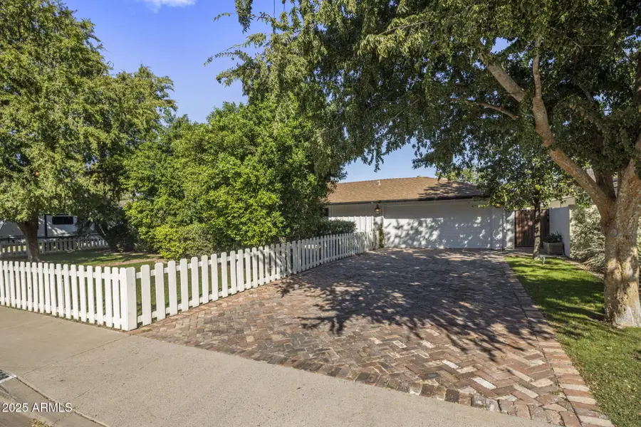 5038 E Earll Drive, Phoenix, AZ 85018 - Image #3