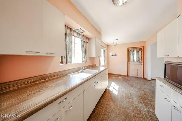 1820 W Northview Avenue, Phoenix, AZ 85021