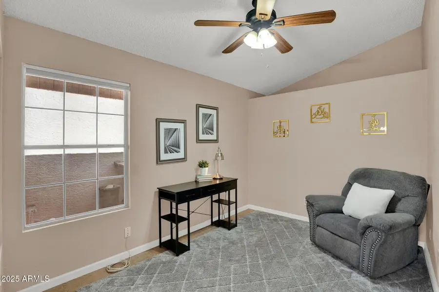 10405 N 65th Drive, Glendale, AZ 85302 - Image #3