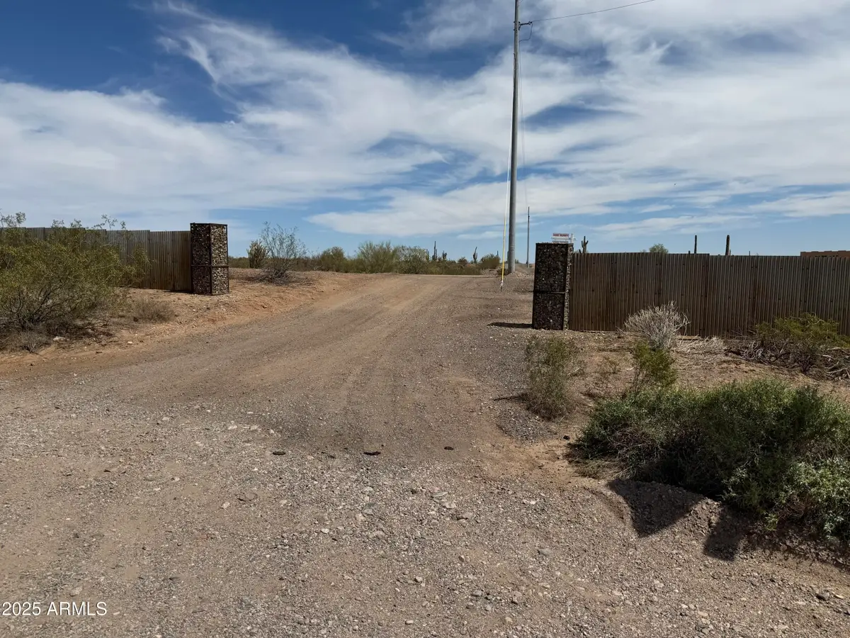 XX00 N Castle Hot Springs Road, Morristown, AZ 85342 - #1