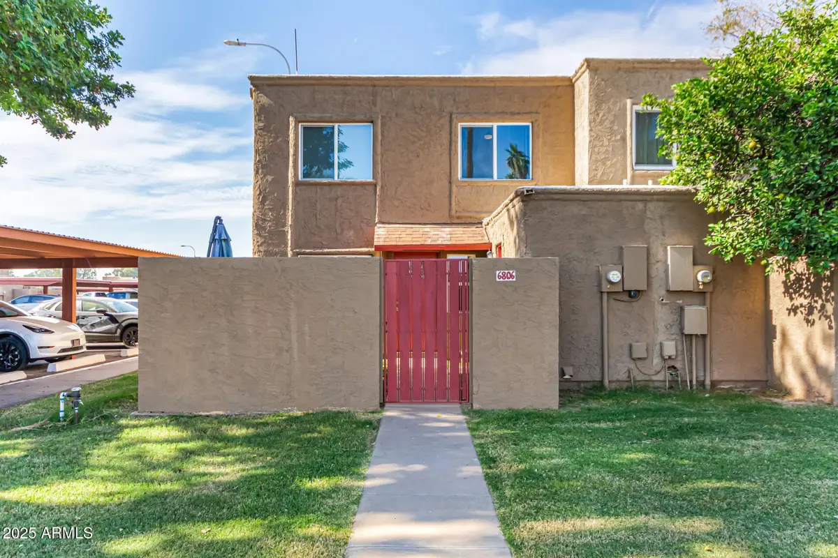 6806 W Devonshire Avenue, Phoenix, AZ 85033 - Image #1