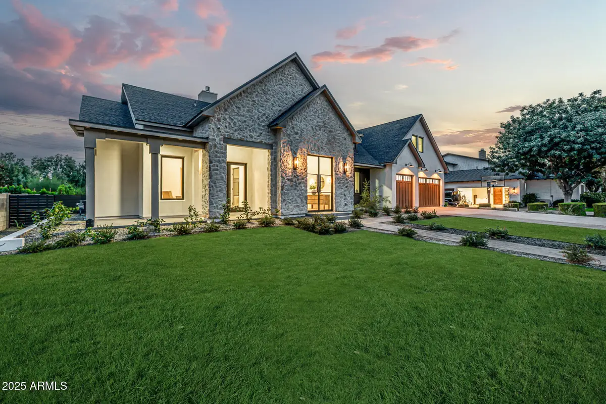 5739 E Calle Del Paisano --, Phoenix, AZ 85018 - Image #1