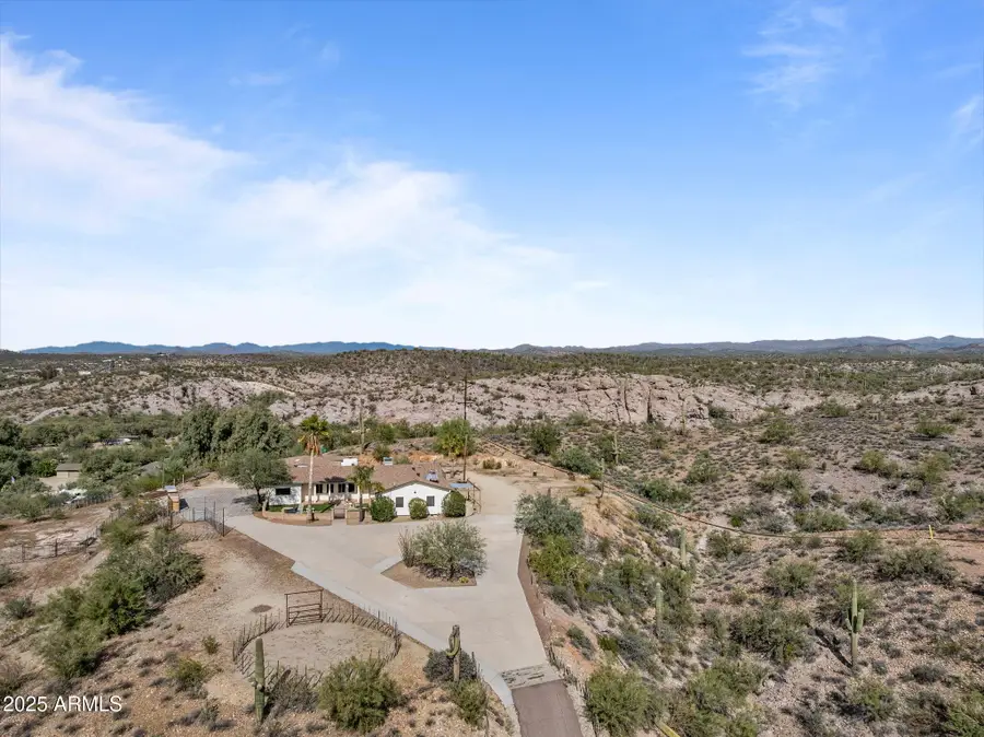 46623 N Grand Avenue, Morristown, AZ 85342 - #2