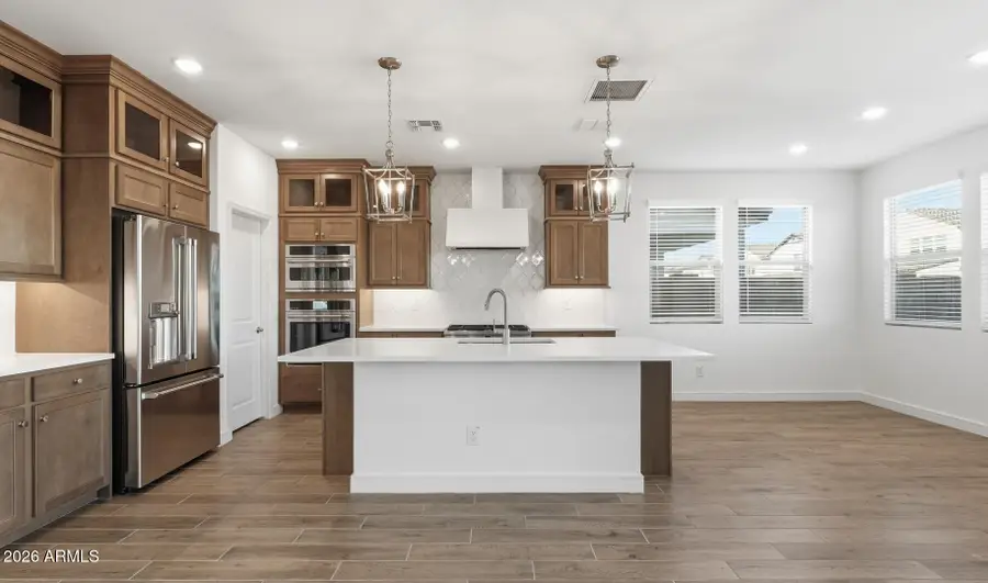 8010 W Royal Palm Road, Peoria, AZ 85345 - Image #2