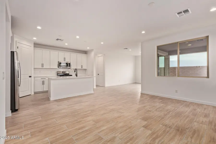 8644 S 170th Avenue, Goodyear, AZ 85338 - Image #2