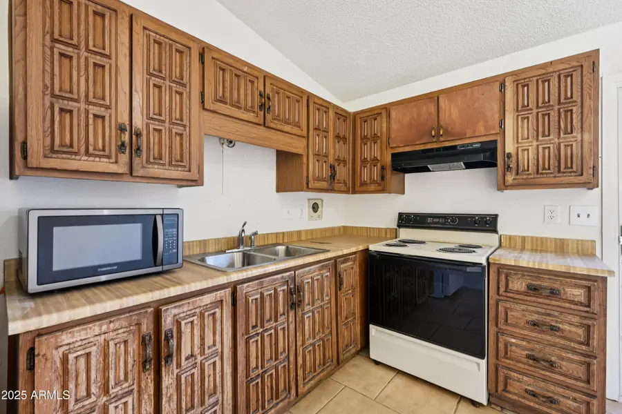 3645 N 69th Avenue #73, Phoenix, AZ 85033 - Image #3