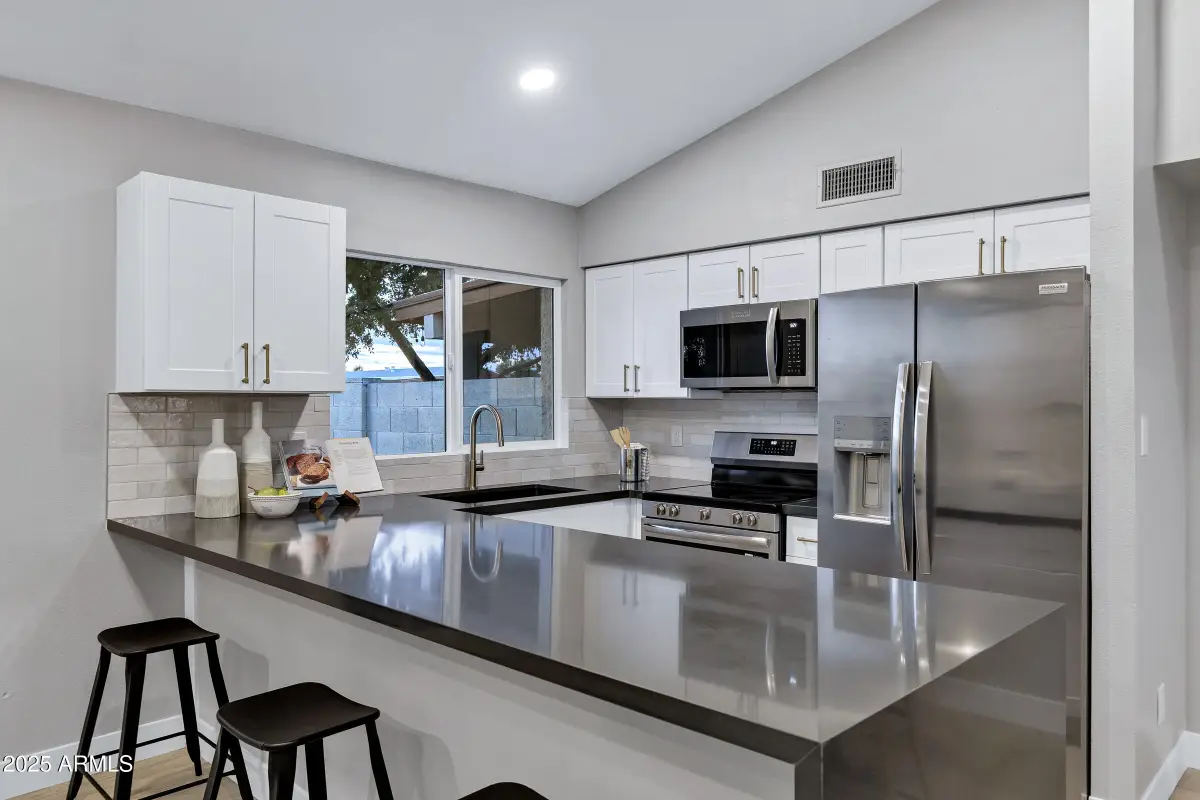 9118 N 68th Lane, Peoria, AZ 85345 - #1