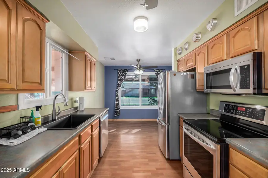 2402 W Poinsettia Drive, Phoenix, AZ 85029 - Image #3