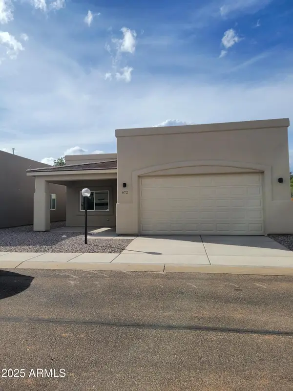 672 S Meadowood Lane, Sierra Vista, AZ 85635