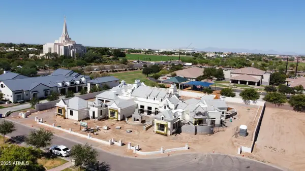 3152 S Penrose Court, Gilbert, AZ 85295