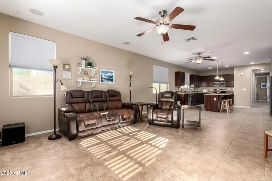 16093 W Almeria Road, Goodyear, AZ 85395 - Image #3