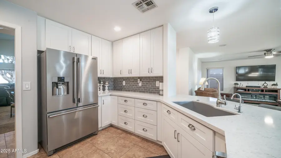 1077 E Loma Vista Street, Gilbert, AZ 85295 - Image #3