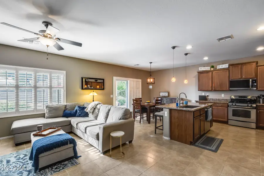 12163 W Locust Lane, Avondale, AZ 85323 - Image #2