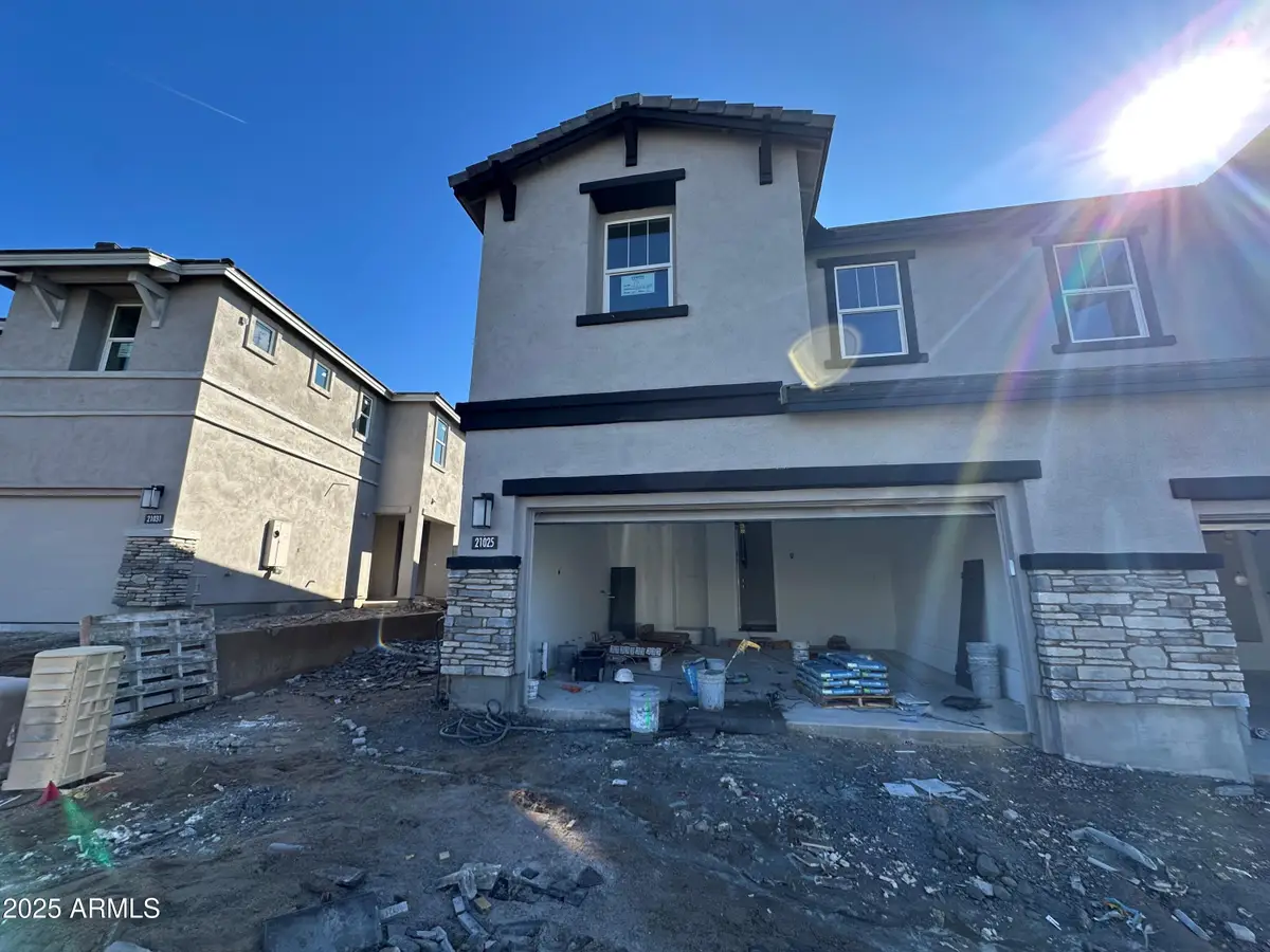 21025 N 58th Place, Phoenix, AZ 85054 - Image #1