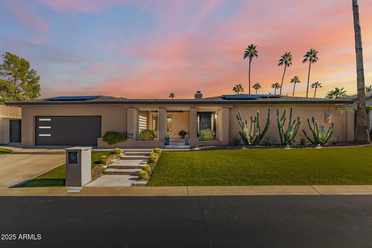 9225 N Arroya Vista Drive W, Phoenix, AZ 85028 - Image #1