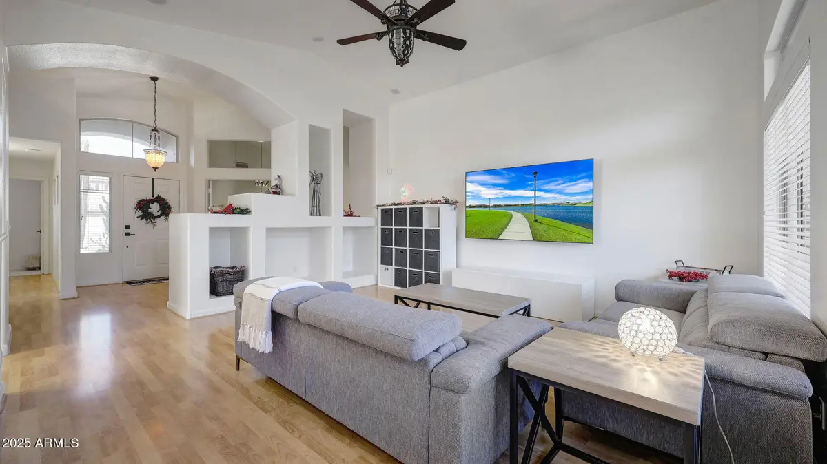 33231 N 46th Way, Deer Valley, AZ 85331 - #1