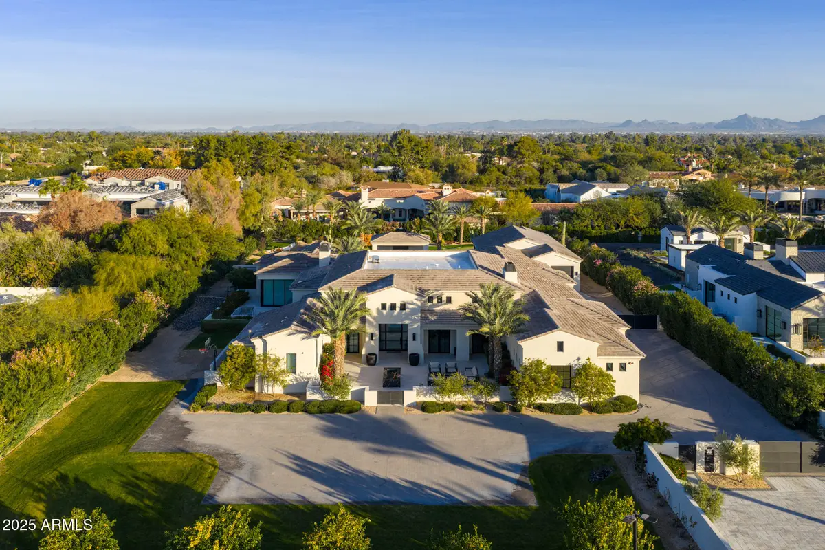 6830 E Hummingbird Lane, Paradise Valley, AZ 85253 - Image #1