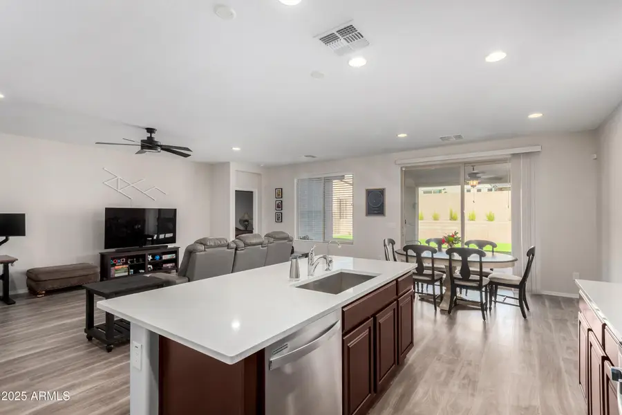 7104 W Spur Drive, Peoria, AZ 85383 - Image #2