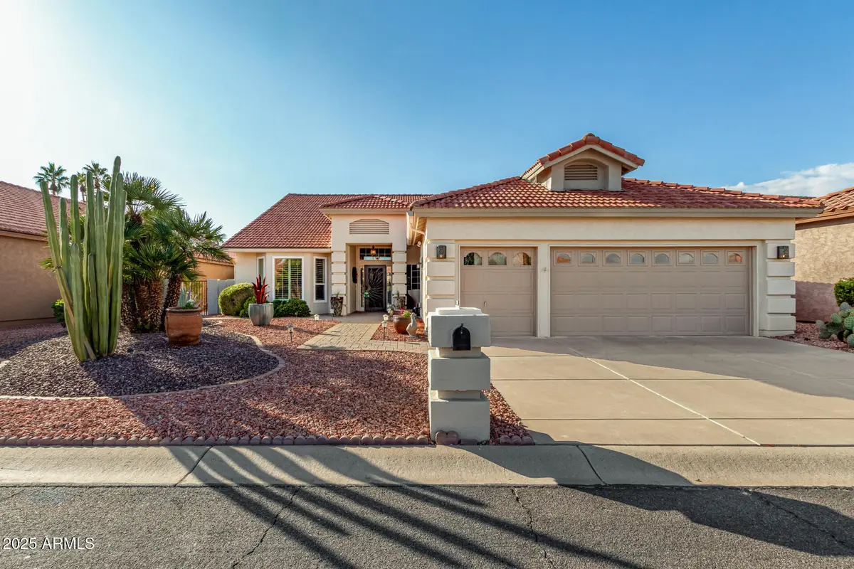25232 S Flame Tree Drive, Sun Lakes, AZ 85248 - Image #1
