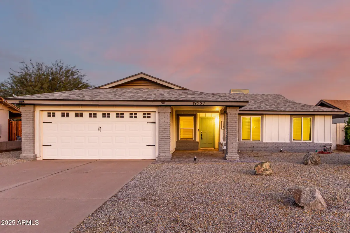 19237 N 5th Avenue, Phoenix, AZ 85027 - Image #1