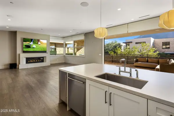 5541 E Stella Lane, Paradise Valley, AZ 85253