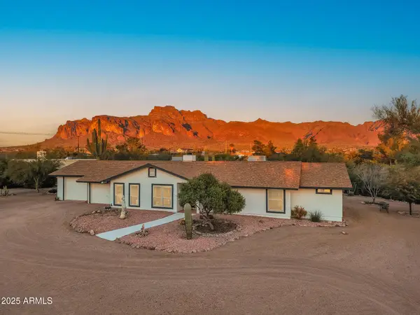 1291 S Red Rock Court, Apache Junction, AZ 85119