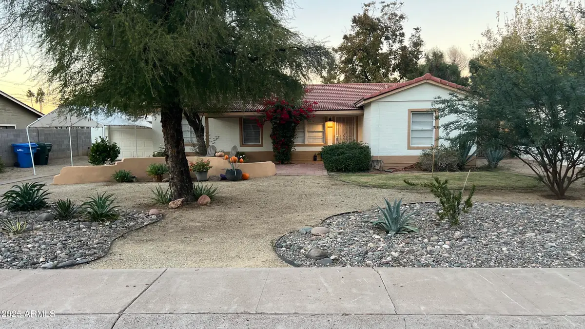 2208 E Earll Drive, Phoenix, AZ 85016 - Image #1