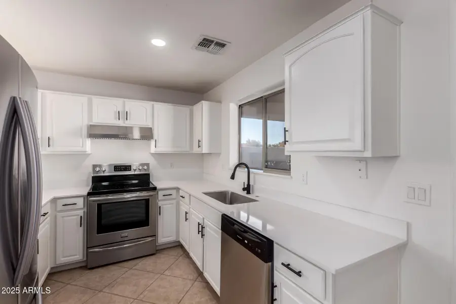 5926 S 16th Drive, Phoenix, AZ 85041 - Image #2